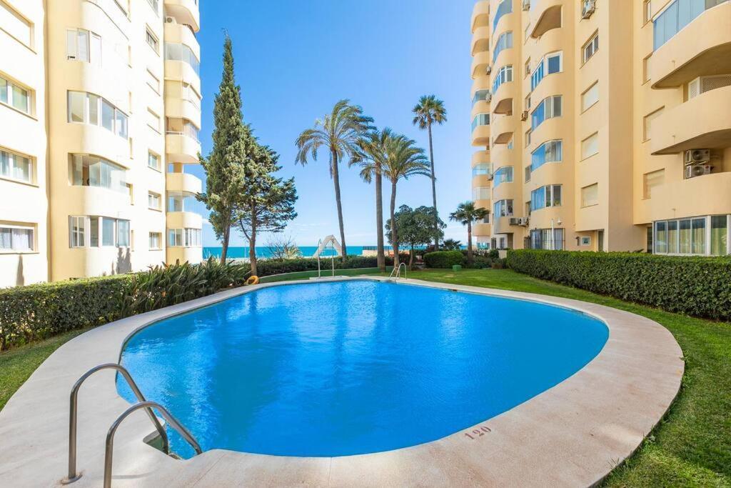 Seaview Estepona Marine Port With Pools Exteriör bild